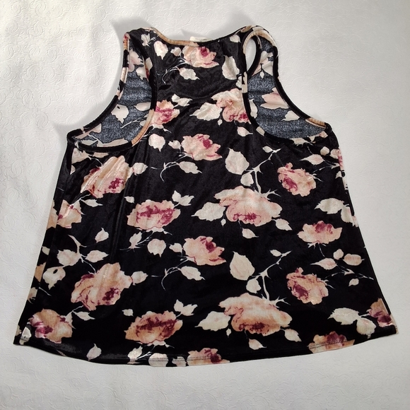 Free Kisses Tank Top Blouse Size XL - Picture 2 of 6